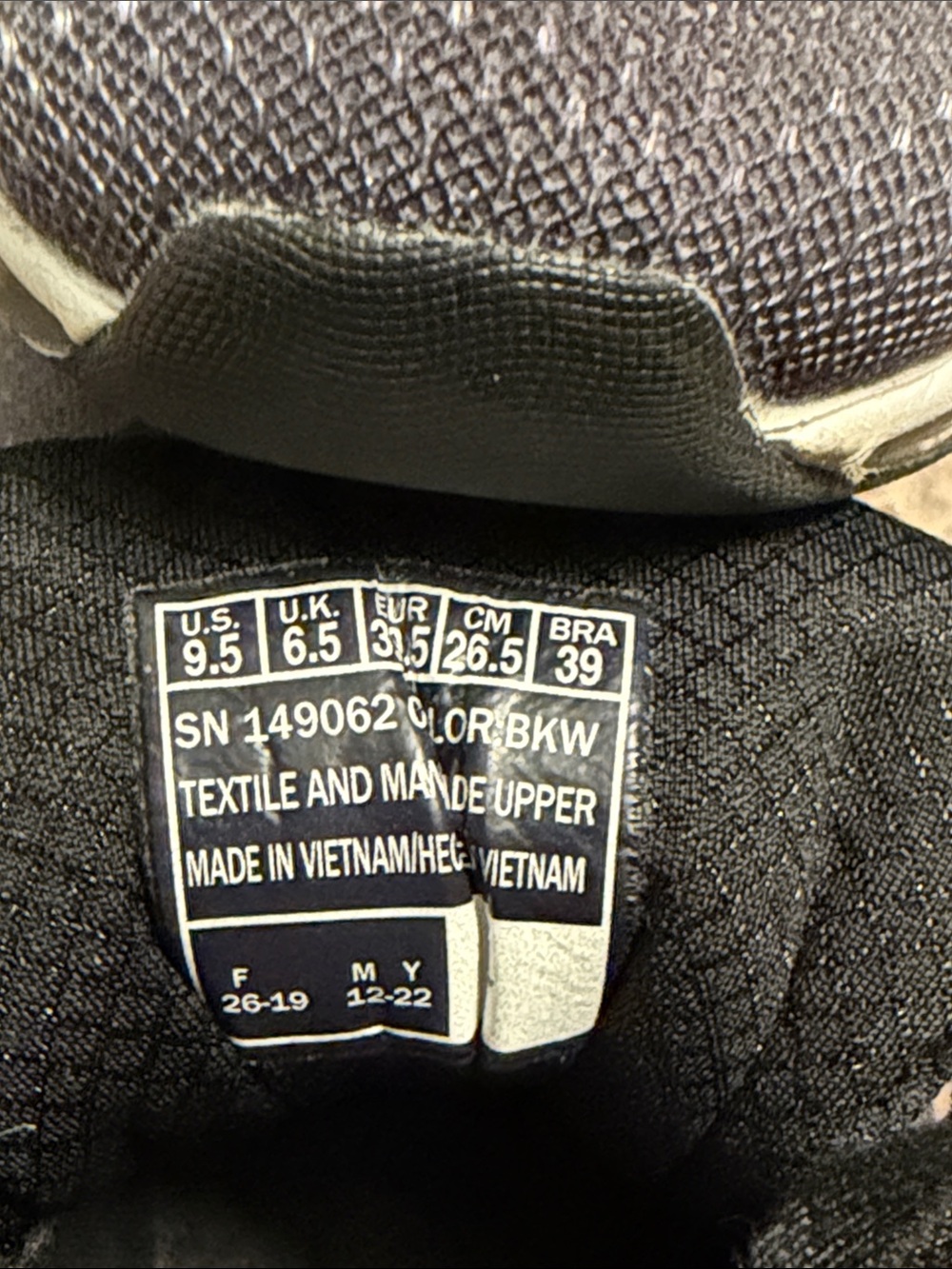 Women’s Skechers Gradient Fade Sneakers - Picture 7 of 7